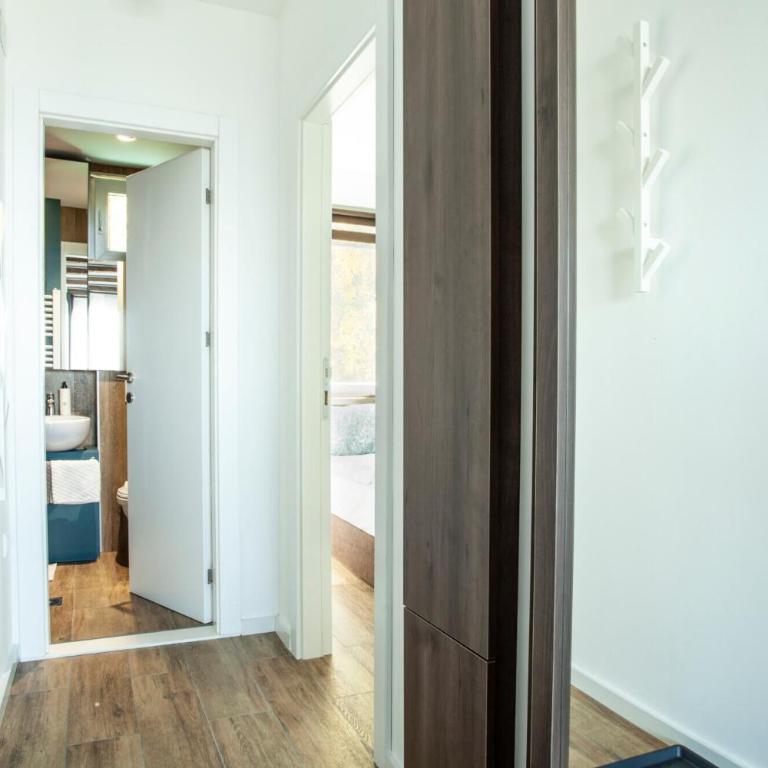 Srebrna Petica - One-Bedroom Apartment - 13