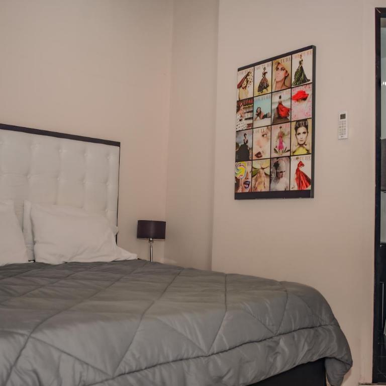 Poblado Brownstone - Standard One-Bedroom Apartment 303 - 9