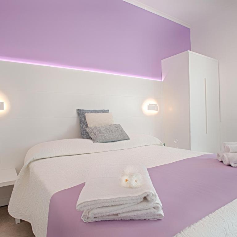 Collatina Suites - Chambre Triple avec Salle de Bains Privative - 1