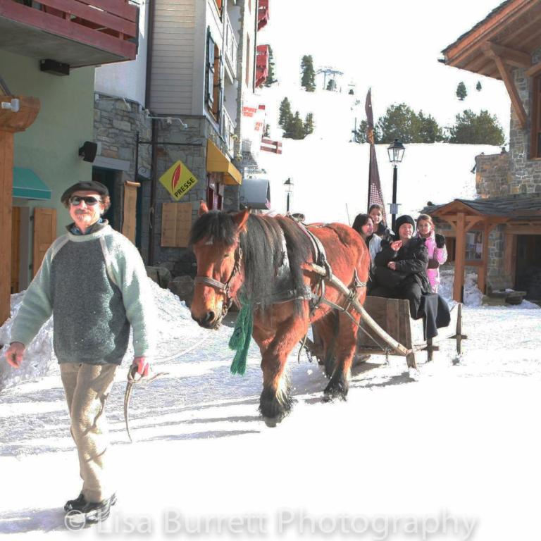 Huge Superior 4 Bedroom Apartment, Arc 1950, Les Arc, Spaciously Sleeps 8 to 10 over two floors, Ski In Ski Out - Apartment - 48