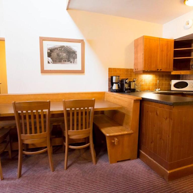 Huge Superior 4 Bedroom Apartment, Arc 1950, Les Arc, Spaciously Sleeps 8 to 10 over two floors, Ski In Ski Out - Apartment - 24