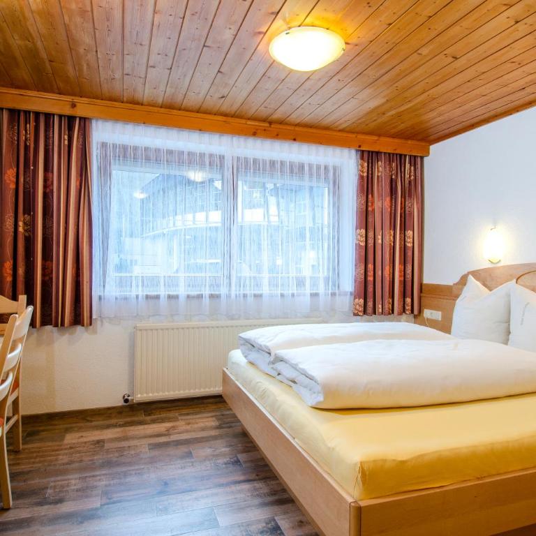 Hotel Garni Golfais - Standard Doppelzimmer - 3