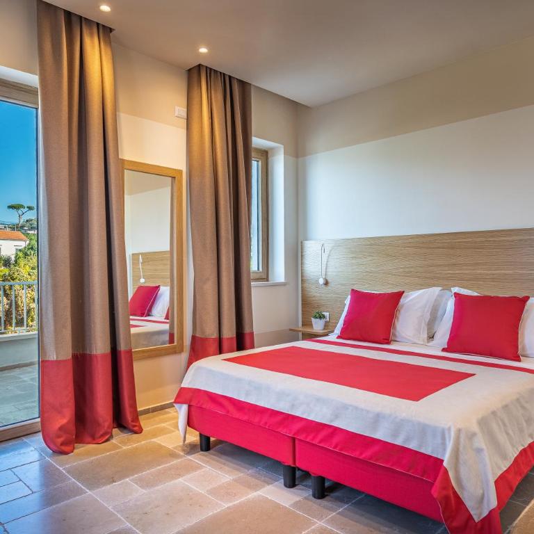Maison Montechiaro - Double Room with Garden View - 8