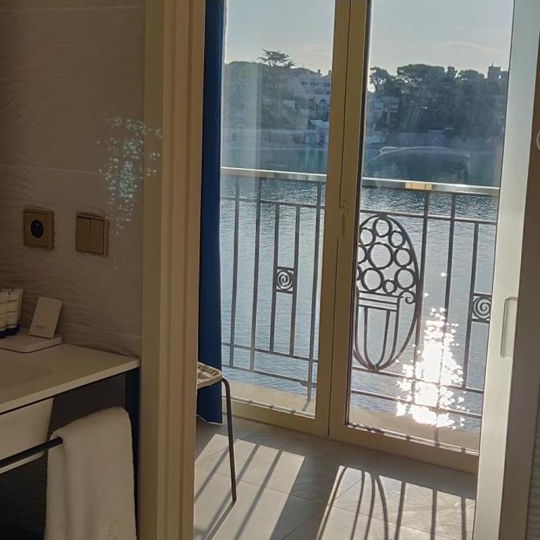 Splendid Hôtel & Spa - Chambre Lit King-Size avec Accès au Spa (sur Réservation) - Vue sur Mer - 1