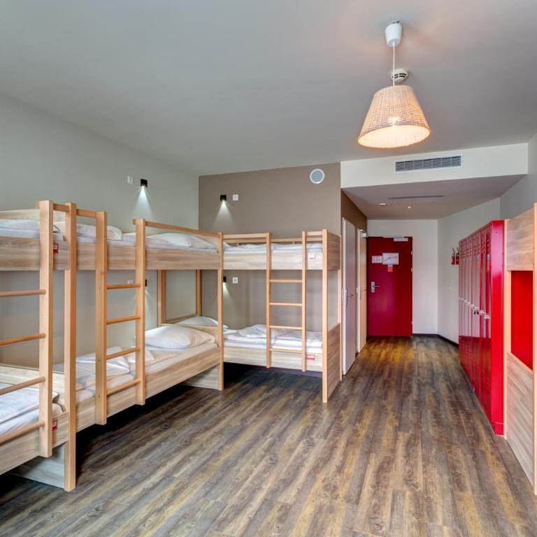 MEININGER Hotel Salzburg City Center - Bett im gemischten Schlafsaal mit 9 Betten - 4