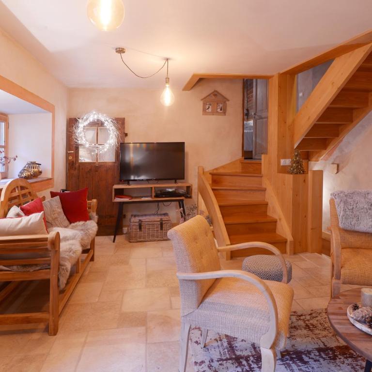 CHALET ALOUETTE Authentique Proche commerces et Pistes Nouveauté Sauna Privatif - Chalet - 17