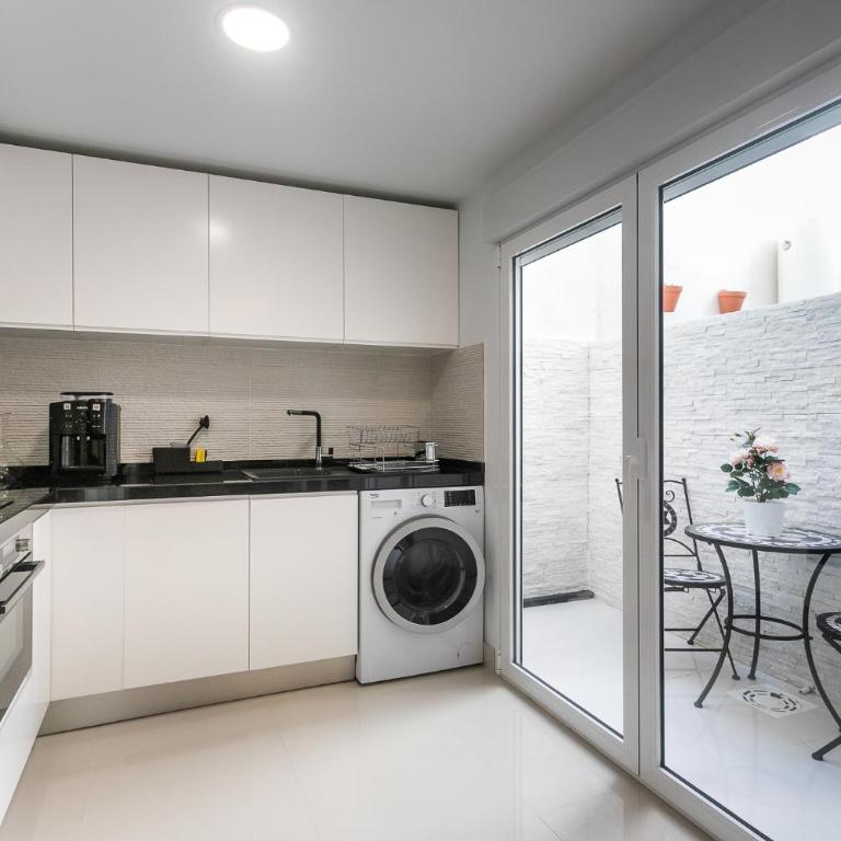 Calle San Carlos 132 - Two-Bedroom Apartment - 10