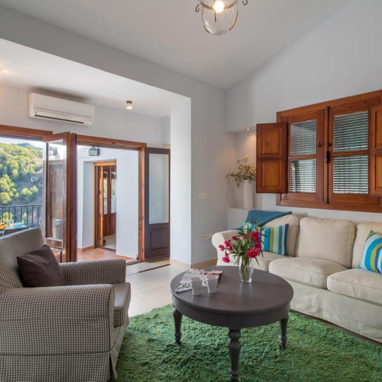 Quiet house in village center with mountains views - Casa - 3