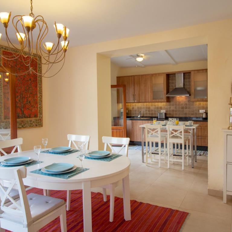 Quiet house in village center with mountains views - Casa - 10