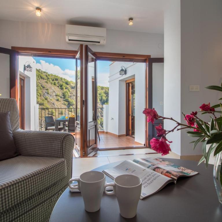 Quiet house in village center with mountains views - Casa - 7