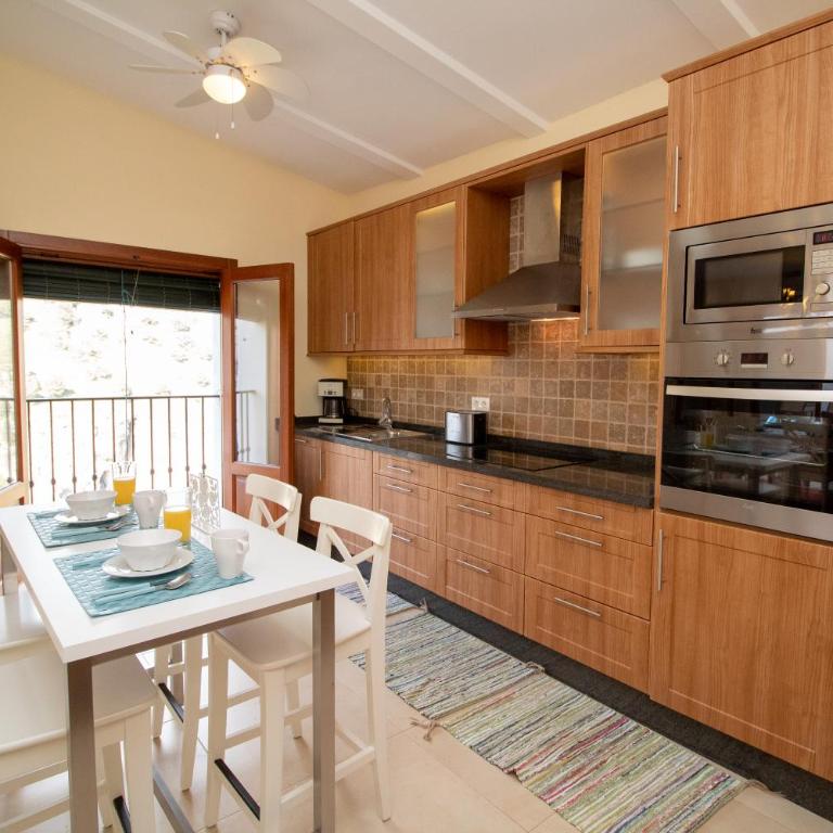 Quiet house in village center with mountains views - Casa - 11