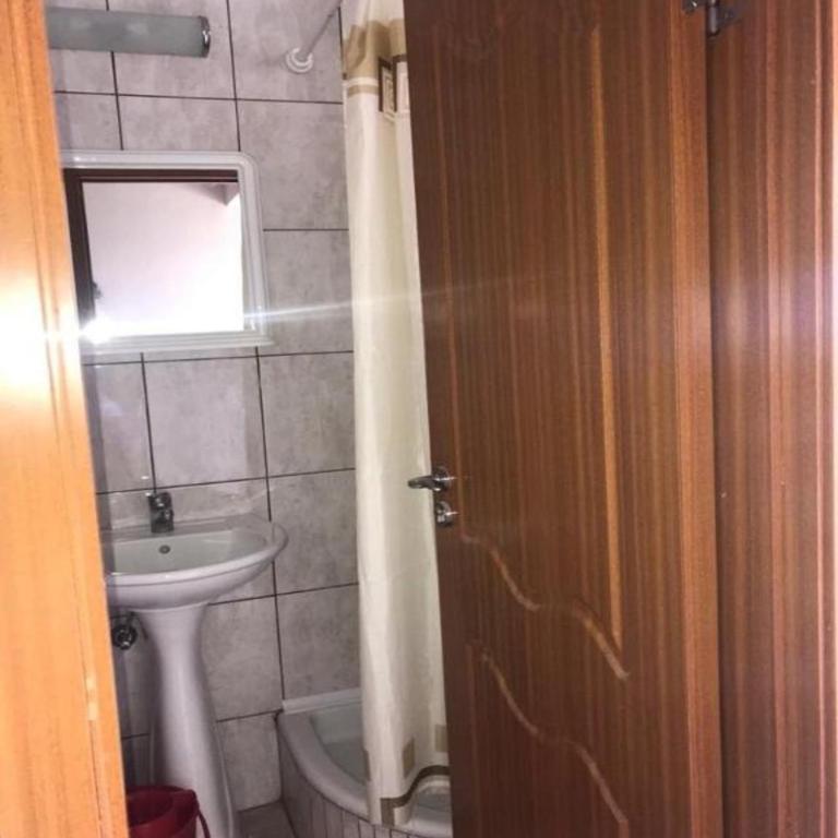 Apartments Batalo - Dvokrevetna Soba sa Bračnim Krevetom i Balkonom - 3