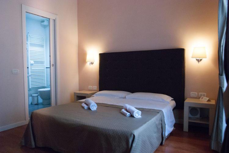 Elle Cavour Guest House - Camera Deluxe - 13