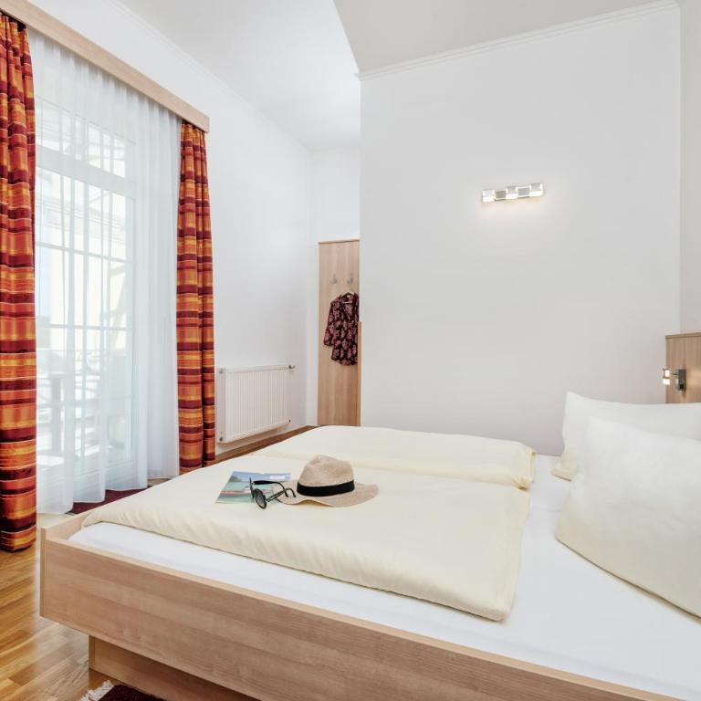 Appartements Schwarzvilla - Apartment mit 2 Schlafzimmern und Balkon - 2
