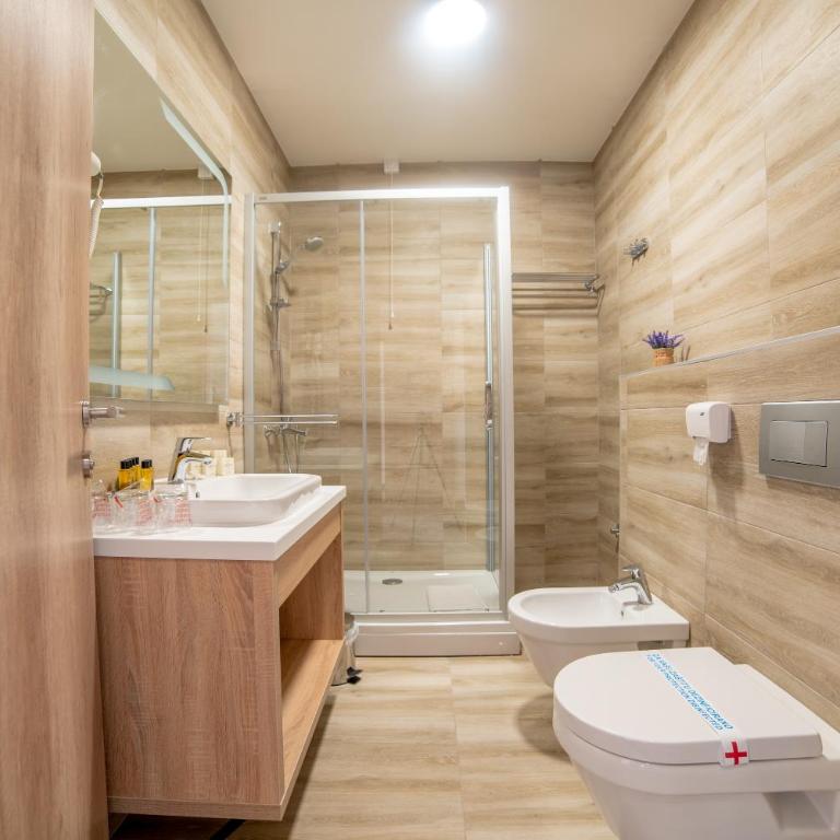 Hotel Soni Lux - Standardna Trokrevetna Soba - 8