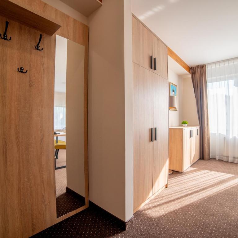 Hotel Soni Lux - Standardna Trokrevetna Soba - 9