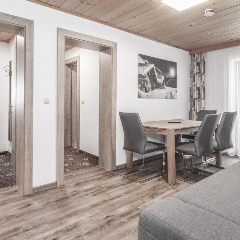 Gästeheim Schmiedhof - Apartment mit 2 Schlafzimmern und Balkon - 1