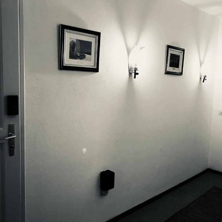 casanico - Doppelzimmer mit Gemeinschaftsbad - 13