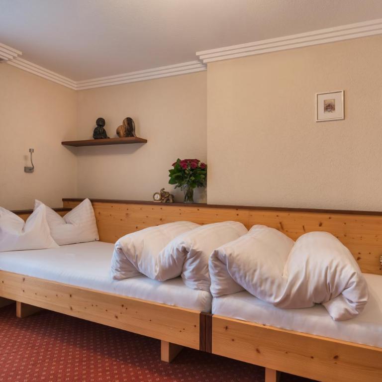 Hotel Ehrenreich - Familienzimmer mit eigenem Bad - 3