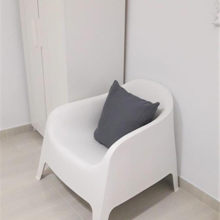 Unique Apartment - Three-Bedroom Apartment - 1
