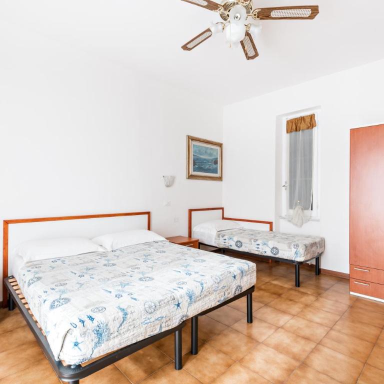 Lia Rooms 4 - Camera Tripla con Bagno Privato e Balcone - 3