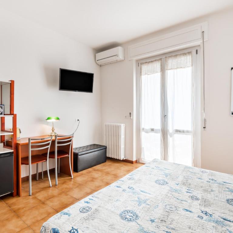 Lia Rooms 4 - Camera Tripla con Bagno Privato e Balcone - 2