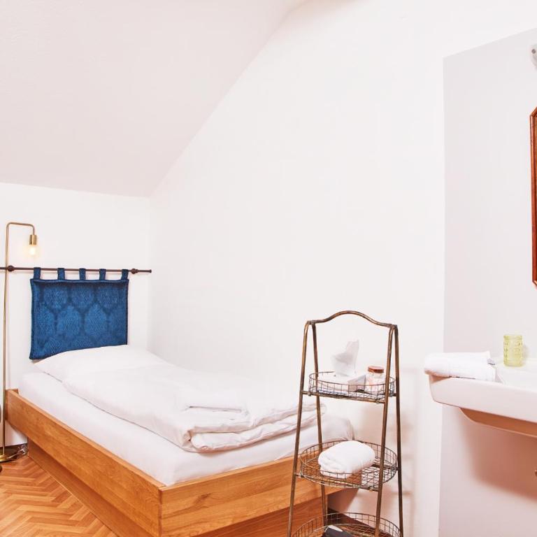 Boutique-Gasthof Ueberfuhr - Einzelzimmer mit Gemeinschaftsbad - 3