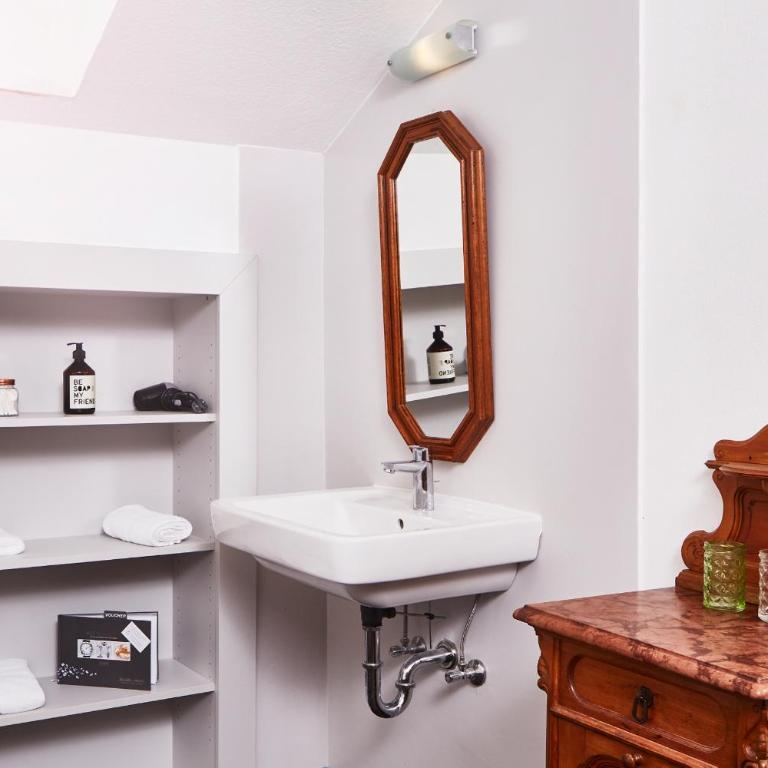 Boutique-Gasthof Ueberfuhr - Einzelzimmer mit Gemeinschaftsbad - 4
