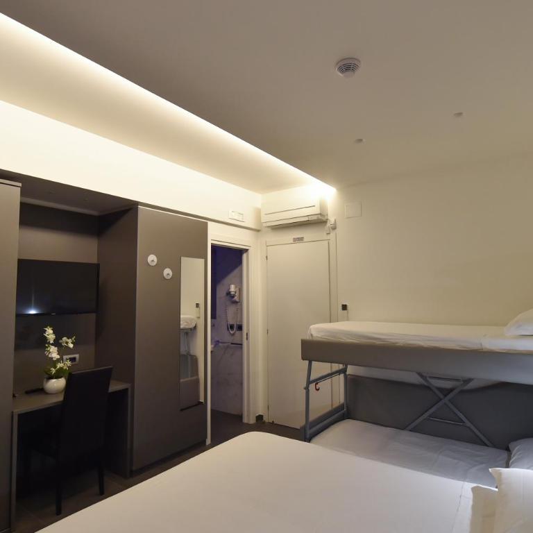 Pompei Inn Ruins B&B Luxury Suite - Camera Quadrupla con Balcone - 1