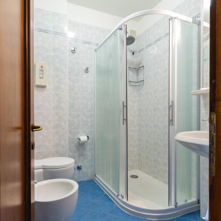 Hotel Vina De Mar - Camera Familiare Deluxe con Balcone - 6