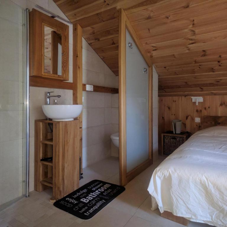 Chalet Les Cols - Chambres avec terrasse & jardin - proche de la nouvelle gare - Chambre Double Standard - 14