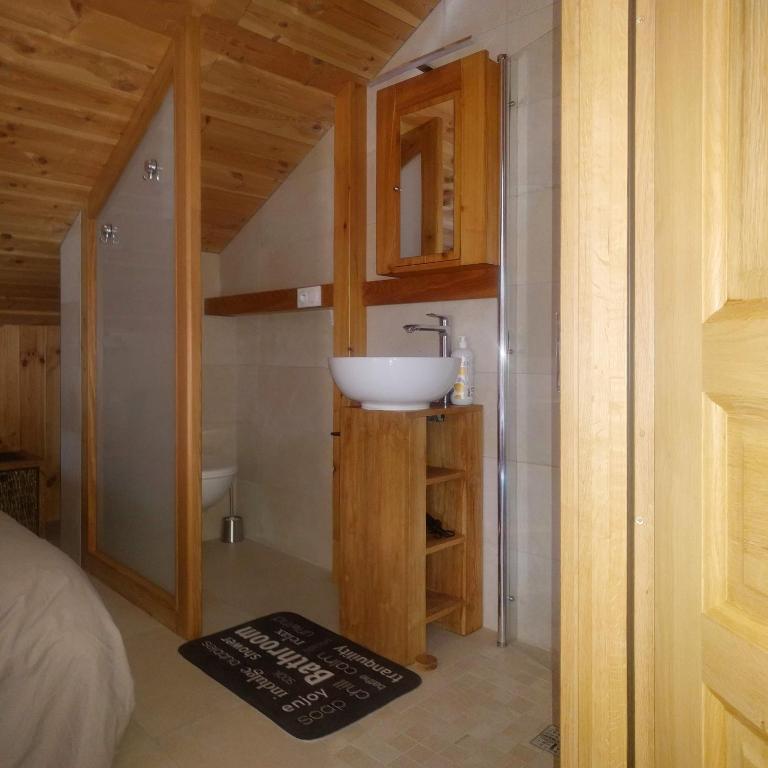 Chalet Les Cols - Chambres avec terrasse & jardin - proche de la nouvelle gare - Chambre Double Standard - 13