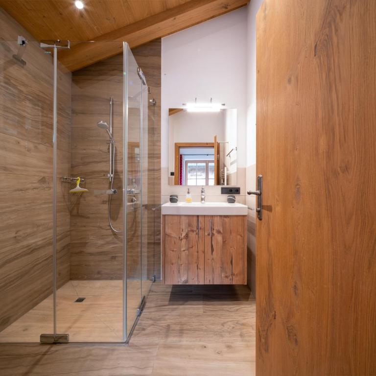 Alpin Residenzen Panoramabahn by Alpina-Holiday - Apartment Top 17 - 11