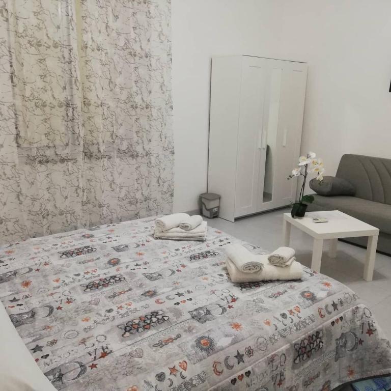 Le tre orchidee - Camera Matrimoniale con Bagno in Comune - 15