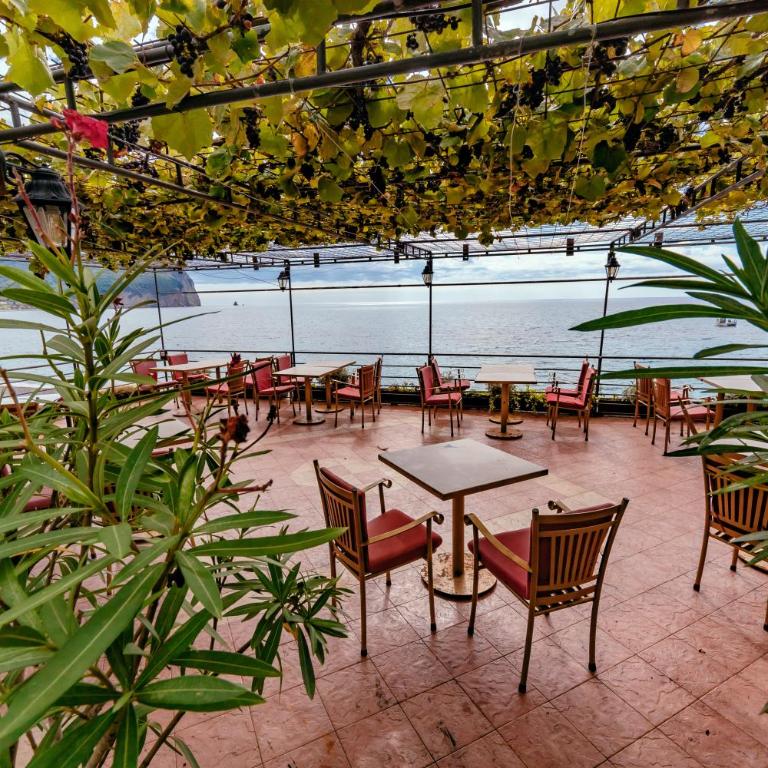 Hotel Savojo - Double Room with Shared Terrace and Sea View - 4