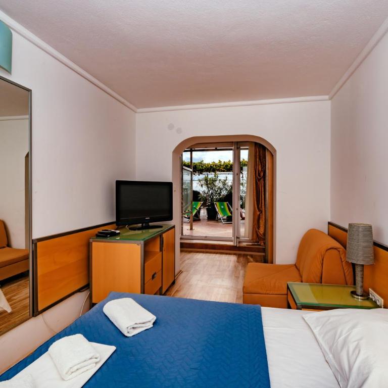 Hotel Savojo - Double Room with Shared Terrace and Sea View - 6