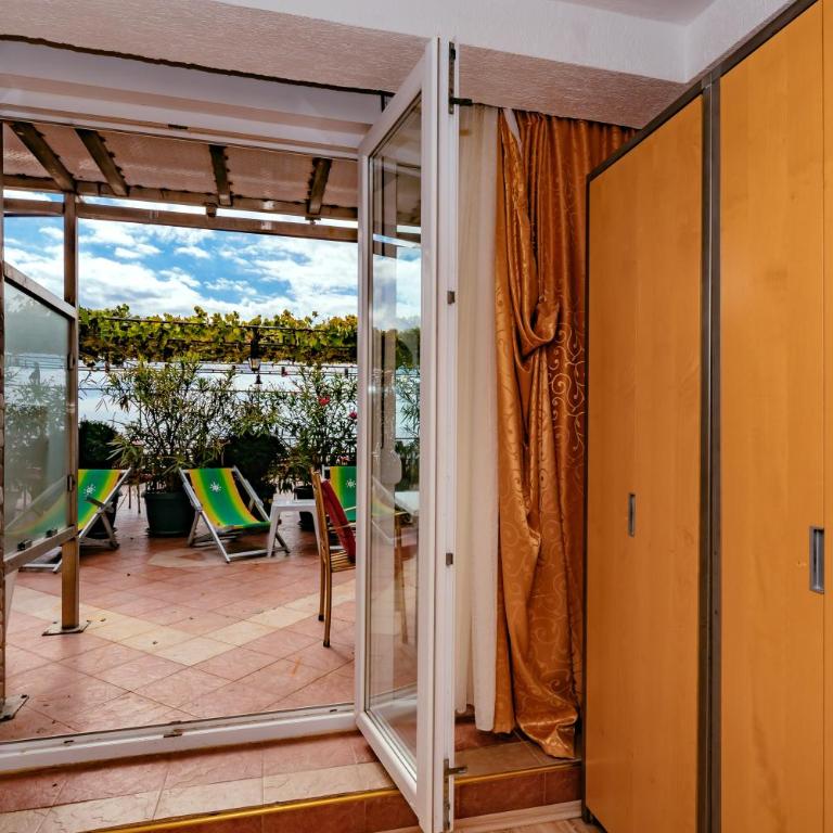 Hotel Savojo - Double Room with Shared Terrace and Sea View - 7