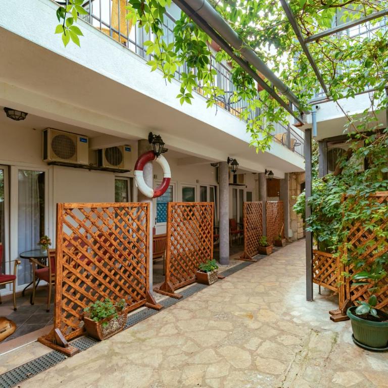 Hotel Savojo - Ground Floor Double Room - 4