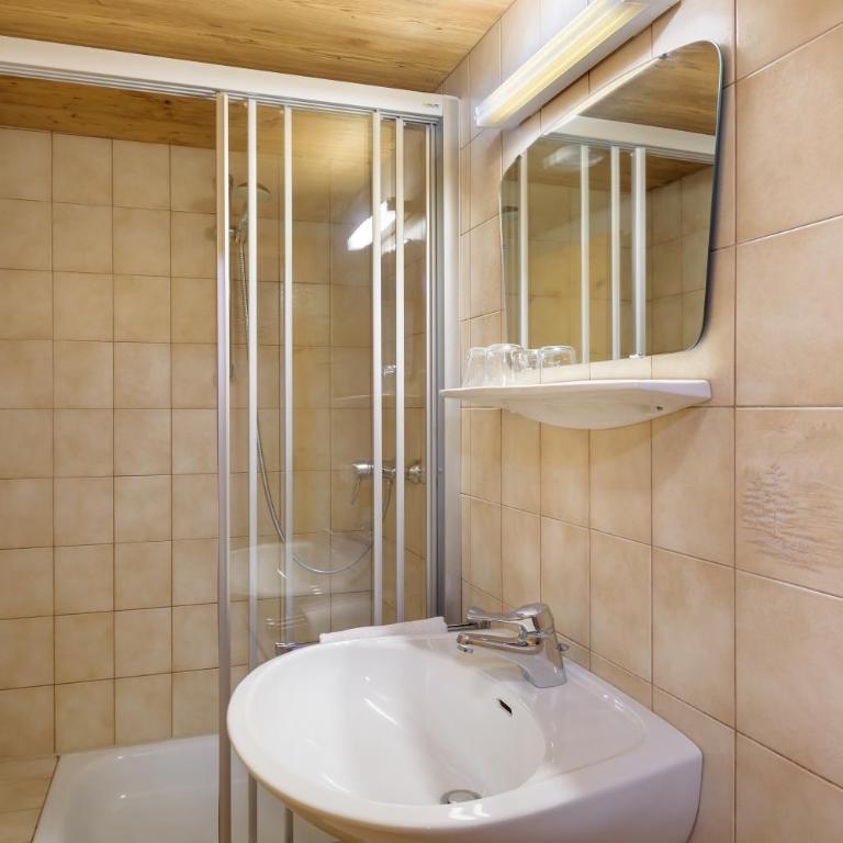 Walchauhof - Doppelzimmer mit Zustellbett - 12