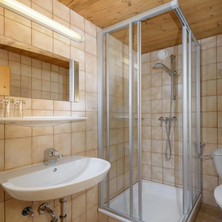 Walchauhof - Vierbettzimmer - 12
