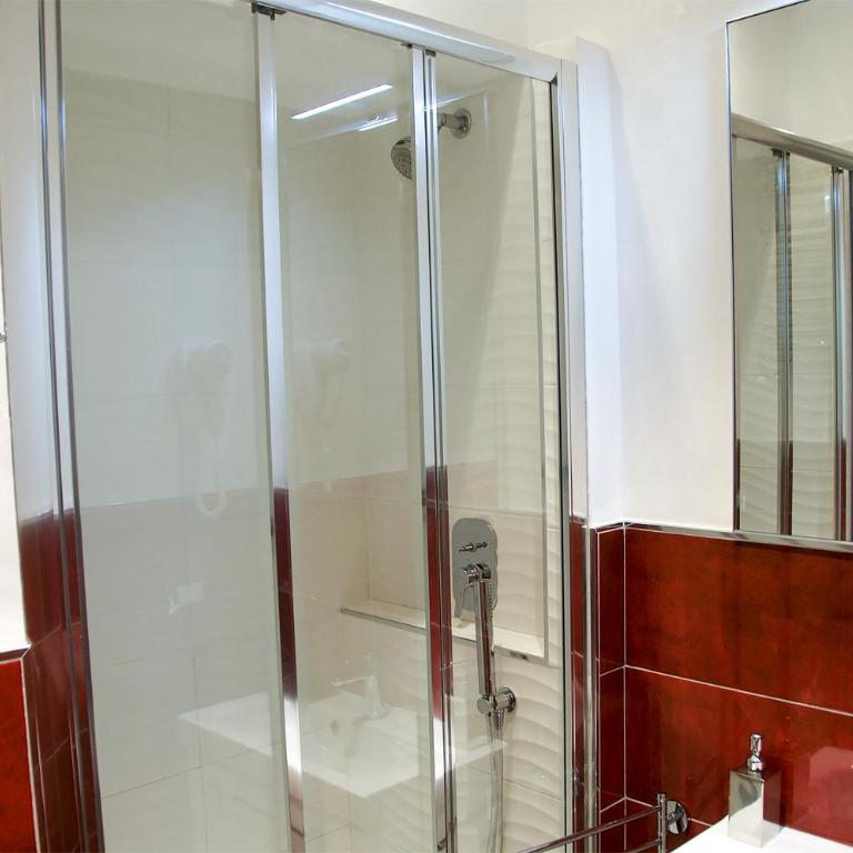Roma Vespahouse - Camera Matrimoniale con Bagno Privato - 3
