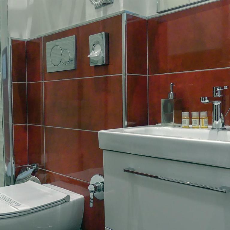 Roma Vespahouse - Camera Tripla con Bagno Privato - 2