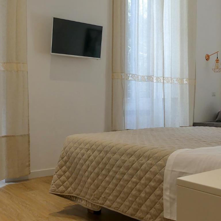 Roma Vespahouse - Camera Tripla con Bagno Privato - 4
