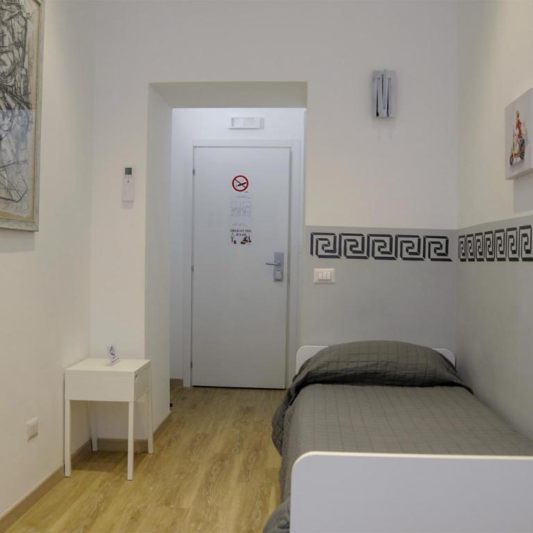 Roma Vespahouse - Camera Singola con Bagno Privato - 17