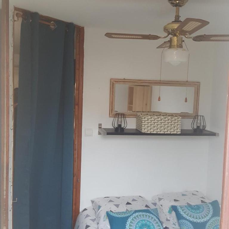Appartement T2 avec son rez de jardin de 40 m2 5 couchages 250m de la plage et 15km de l'Arena - Appartement 1 Chambre - 9