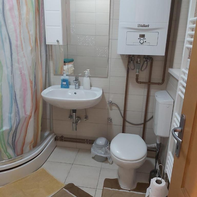 Guest House Mickey - Komfor Trokrevetna Soba - 2