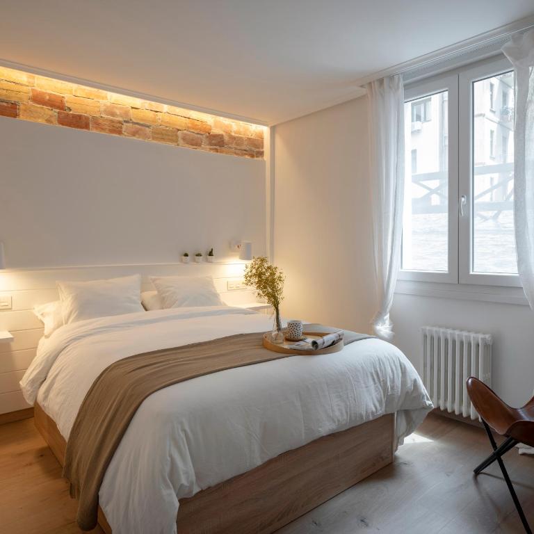 PREMIUM LOCATION! Gran Vía & FREE Parking - Two-Bedroom Apartment - 4