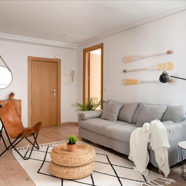 PREMIUM LOCATION! Gran Vía & FREE Parking - Two-Bedroom Apartment - 10