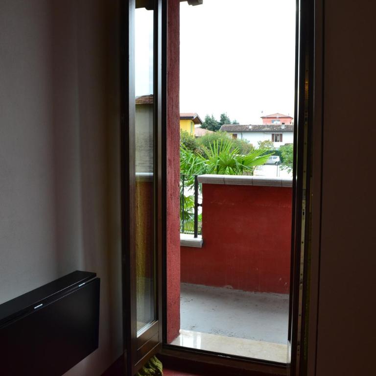 B&B Casa Mia - Camera Matrimoniale con Balcone - 8