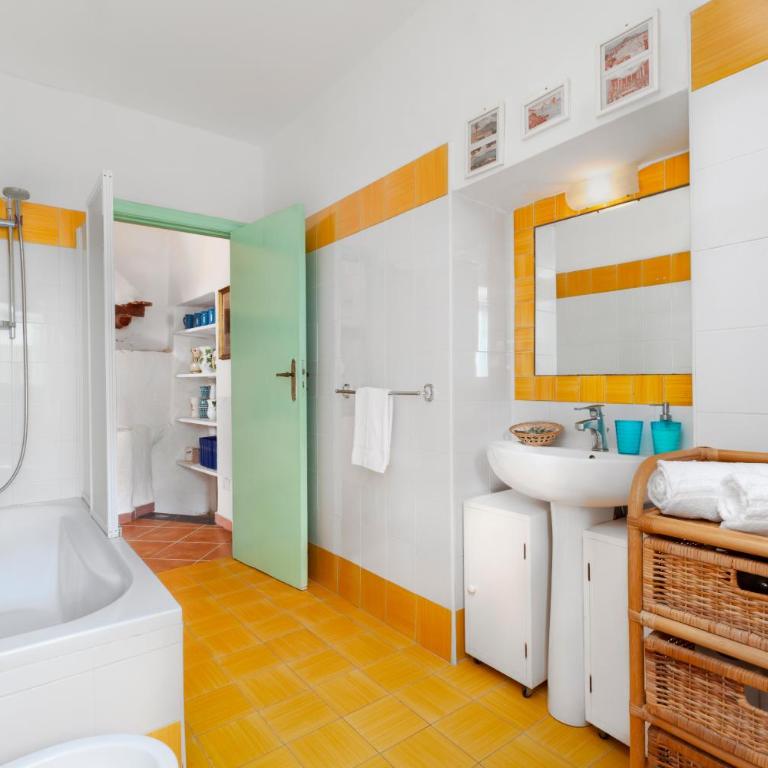 Gaiano Apt - One-Bedroom Suite - 4